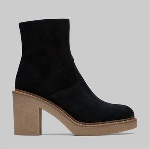 Clarks Colden Up Black Suede Ankle Boot
Size 6 / EU 36